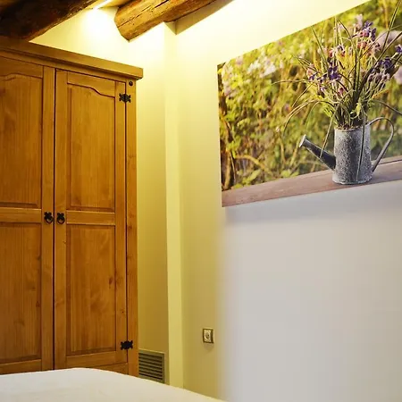 La Llacuna Apartment *